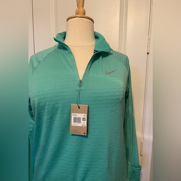 Nike Plus Top - Picture 2 of 6